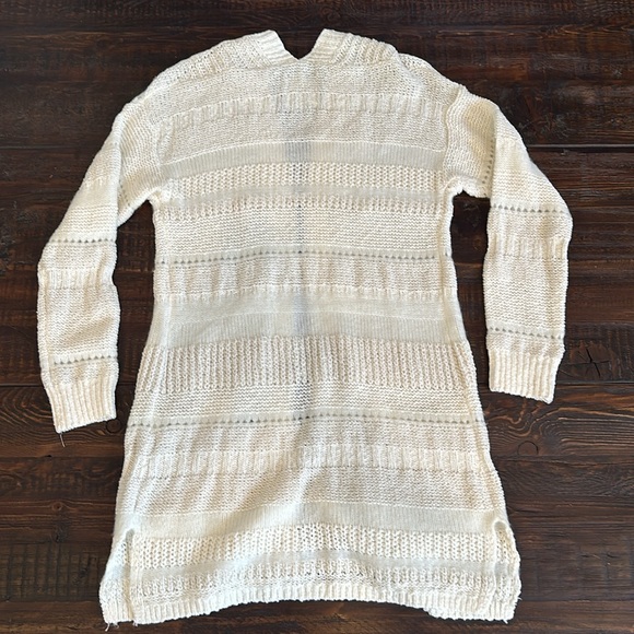 Abercrombie & Fitch. Cardigan. Size Small. - Picture 4 of 4